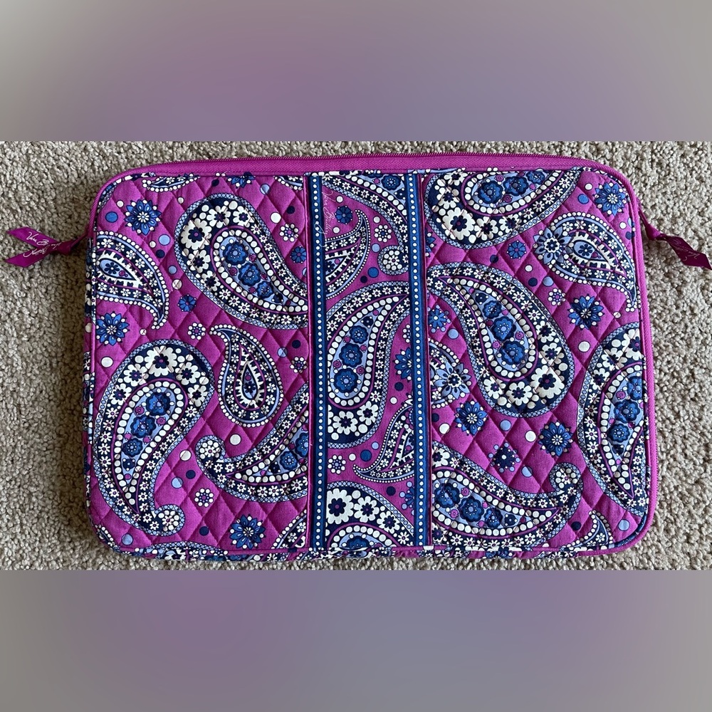 Vera Bradley Laptop case. Great condition. Only used a few times.
